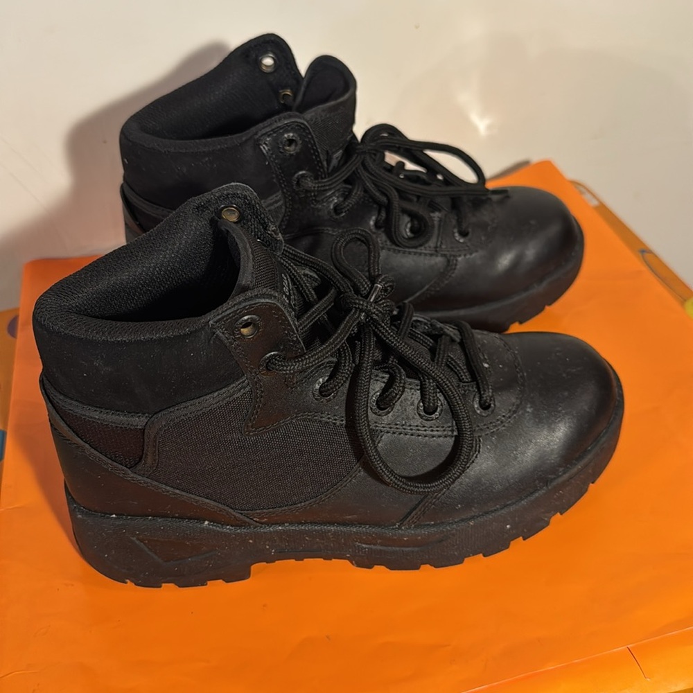 Men’s work boots
